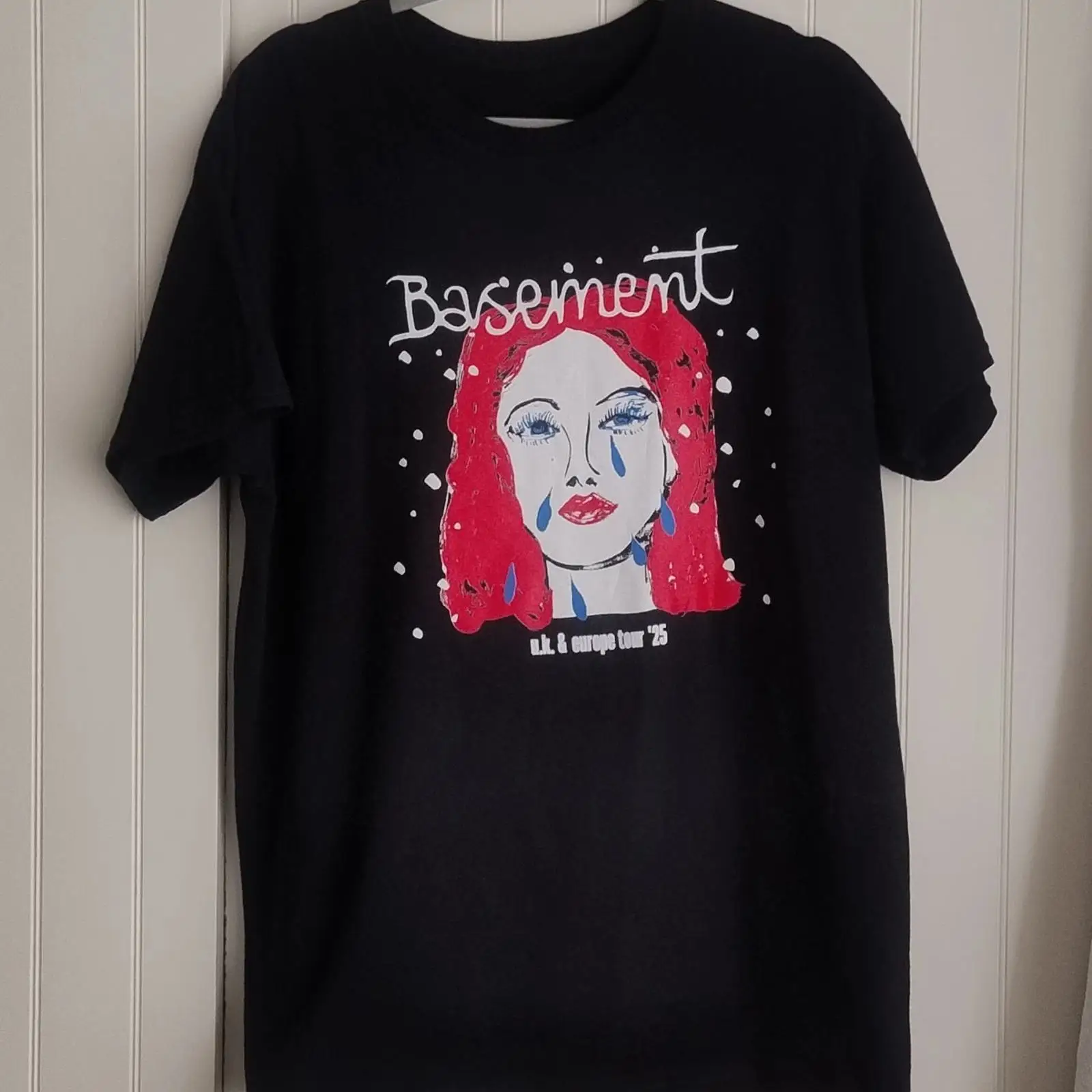 Vintage Fashion Uk - เสื้อยืดทัวร์ยุโรปของเบสเมนท์ ยูเค วินเทจ ล้างทำความสะอาดได้ สวมใส่สบาย ลายกราฟิก