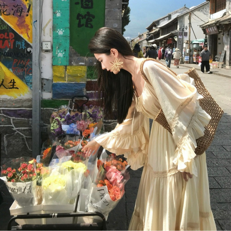 Vintage Fashion Women Dresses - เดรสยาวทรงทรัมเป็ต คอเหลี่ยม แขนยาว แต่งชายกระโปรงใหญ่ สไตล์โบฮีเมียน สีเบจ