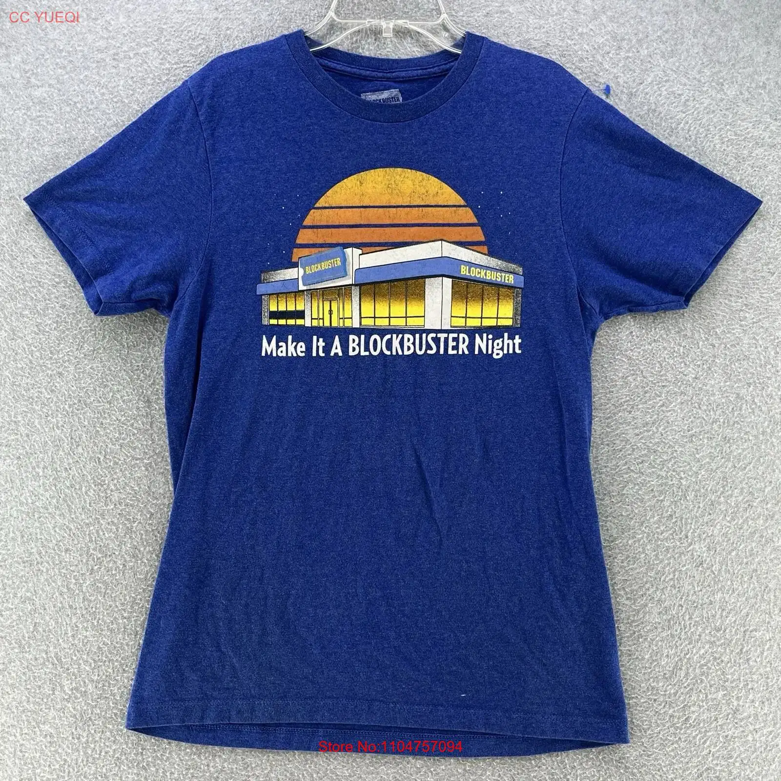 Vintage Fashion Rental - เสื้อยืดบล็อคบัสเตอร์สำหรับผู้ชาย ไซส์เล็ก S สีฟ้า ลายภาพยนตร์ ให้เช่า