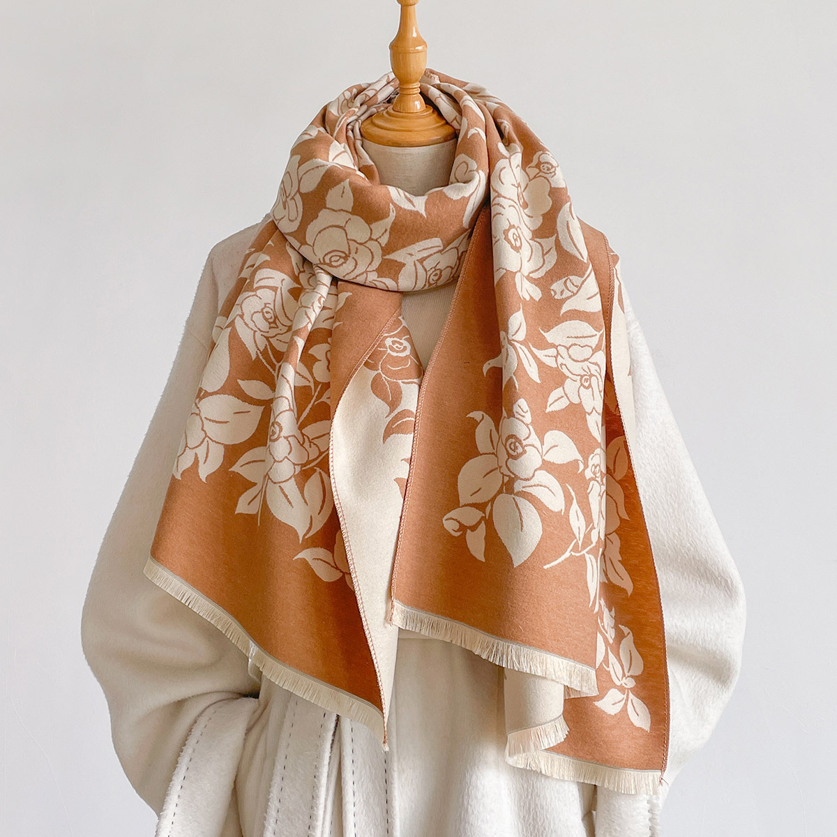 ผ้าพันคอแคชเมียร์ลายดอกไม้สไตล - Vintage Fashion Outfit บทวิจารณ์และราคา